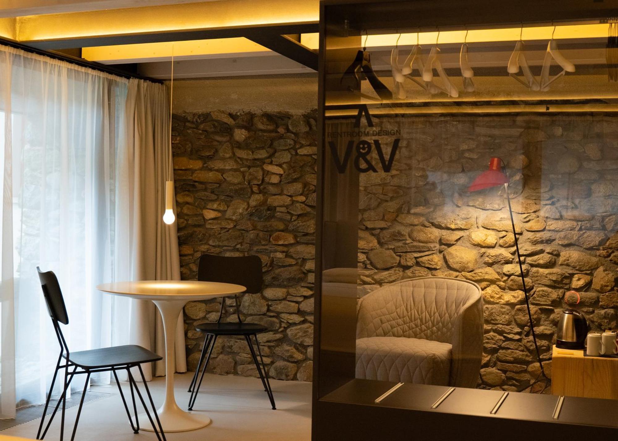 V&V Rentroom Design Gignod Eksteriør bilde